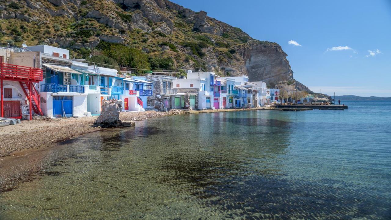 Blue Traditional Boathouse In Klima Klima  Exterior foto